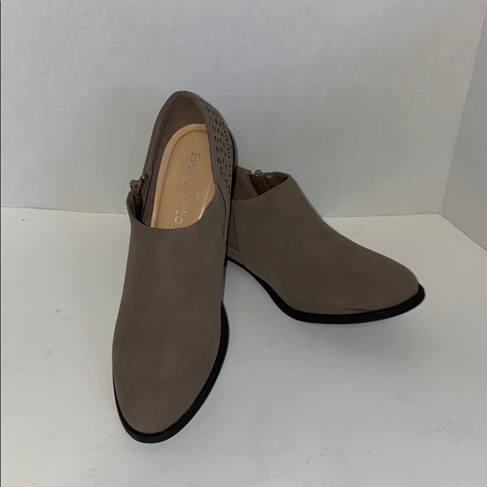 BELLA Vita tan women’s ankle booties size‎ 8.5